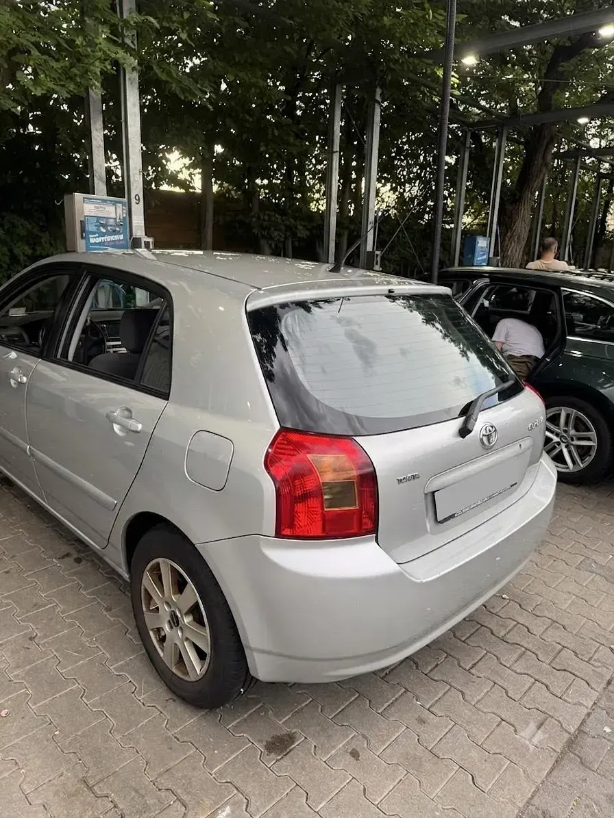 Gebraucht Toyota Corolla 110 PS (80 kW) 2003 Silber Limousine