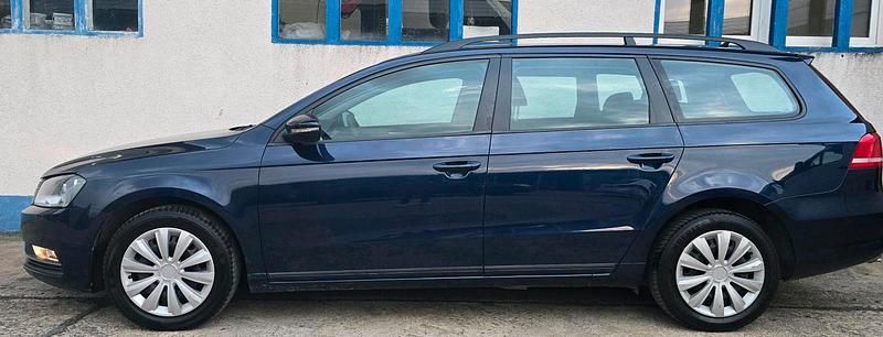 Gebraucht VW Passat 122 PS (89 kW) 2011 Blau Kombi