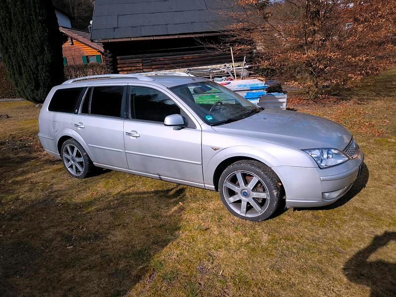 Gebraucht Ford Mondeo 125 PS (91 kW) 2006 Silber Kombi