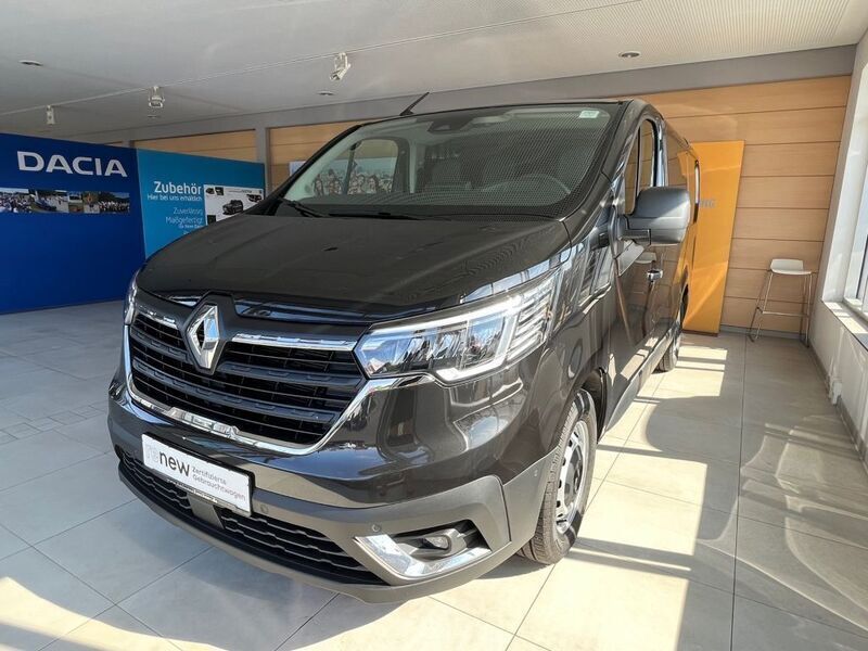 Schwarz Gebraucht 2022 Renault Trafic Komfort Van | 34.391 € (Fairer Preis) - Bild 1/4