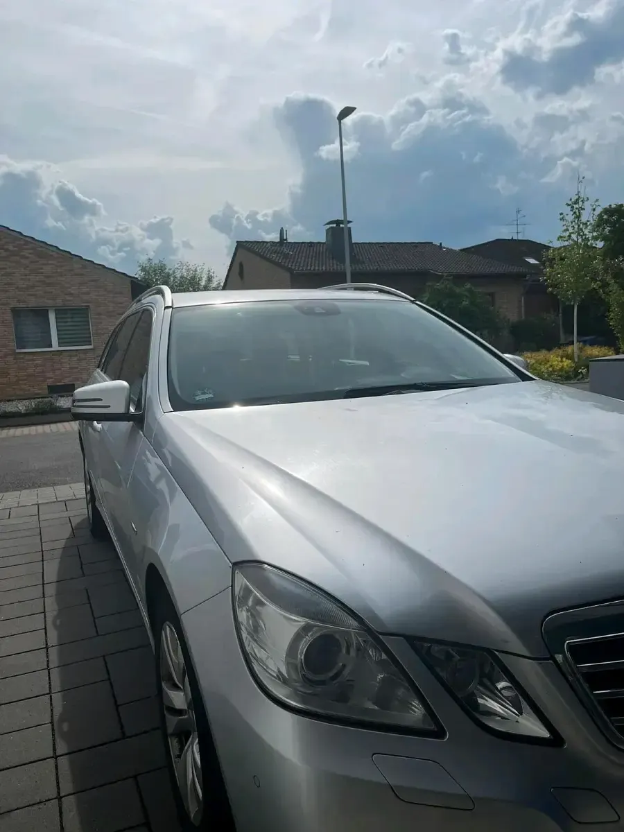 Gebraucht Mercedes E200 136 PS (100 kW) 2011 Silber Kombi