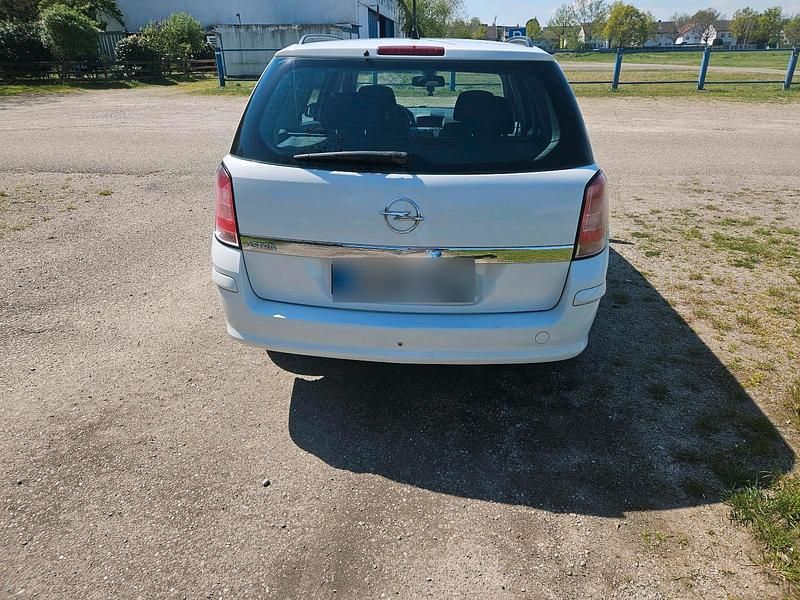 Gebraucht Opel Astra 90 PS (66 kW) 2009 Weiß Kombi