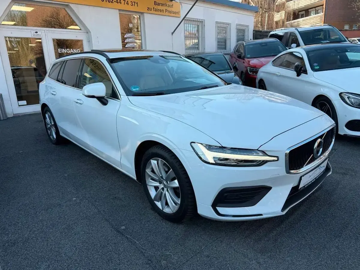 Gebraucht Volvo V60 197 PS (144 kW) 2022 Weiß Kombi