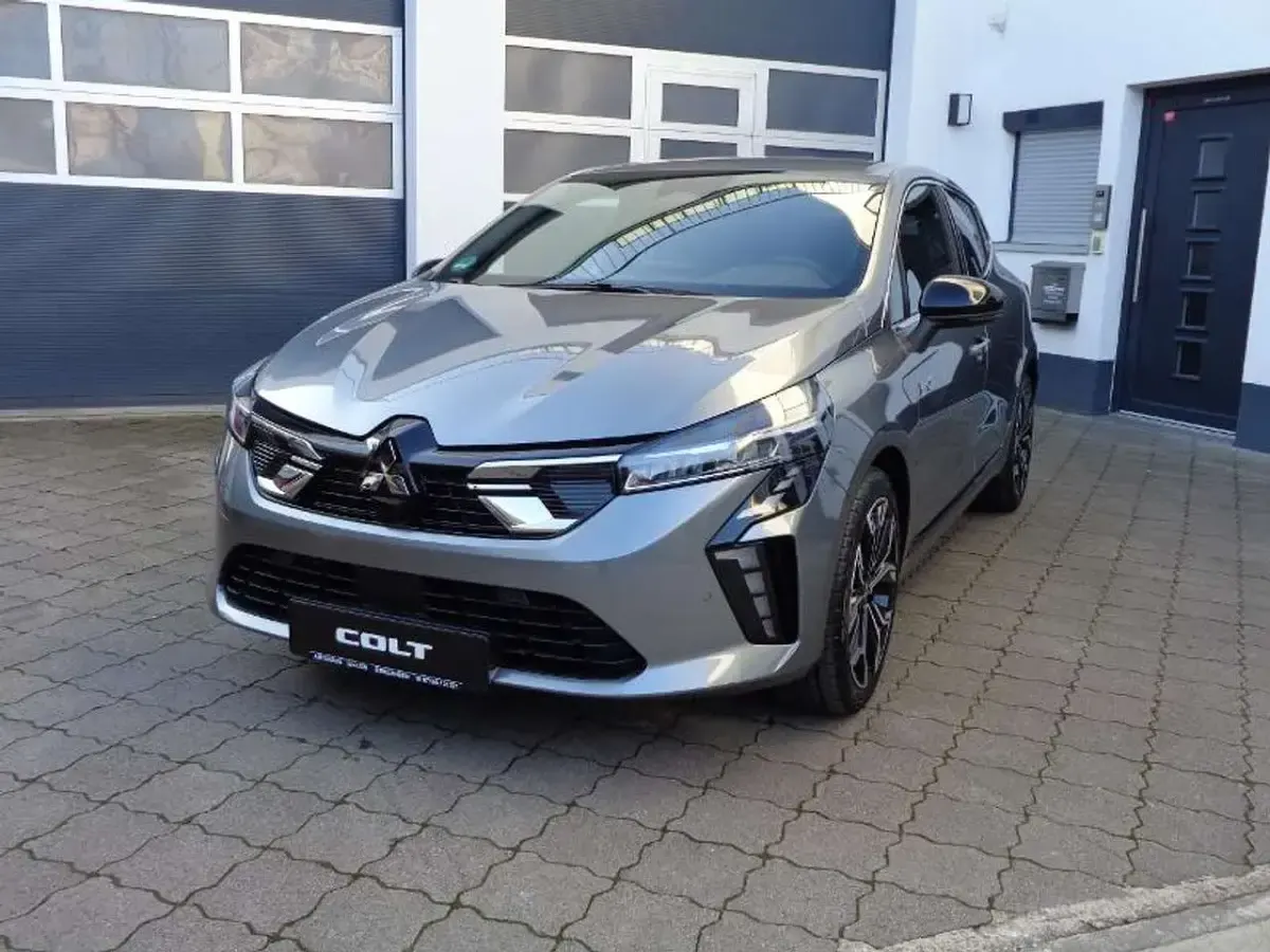Neu Mitsubishi Colt Edition 143 PS (105 kW) 2025 Achatgrau Kleinwagen