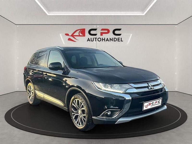 Schwarz Gebraucht 2017 Mitsubishi Outlander Diamant Edition SUV | 10.990 € (Guter Preis) - Bild 1/4