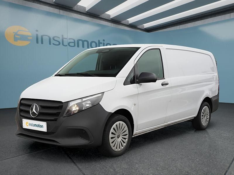 Weiß Gebraucht 2024 Mercedes Vito Van / Kleinbus | 31.549 € (Fairer Preis) - Bild 1/4
