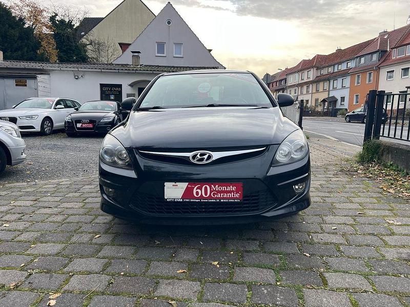 Gebraucht Hyundai i30 Edition+ 109 PS (80 kW) 2010 Schwarz Limousine