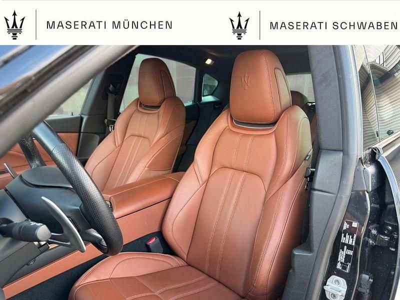 Gebraucht Maserati Levante 430 PS (316 kW) 2022 Schwarz SUV