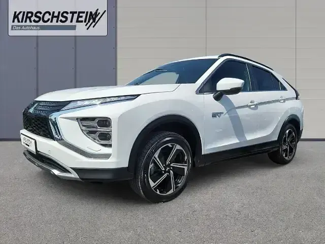 Używany Mitsubishi Eclipse Cross Plus 188 KM (138 kW) 2022 Biały SUV