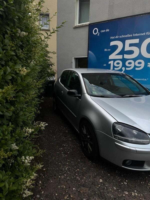 Grau Gebraucht 2009 VW Golf VI | 5.350 € (Etwas zu teuer) - Bild 1/4