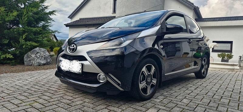 Schwarz Gebraucht 2014 Toyota Aygo Kleinwagen | 10.400 € (Etwas zu teuer) - Bild 1/4