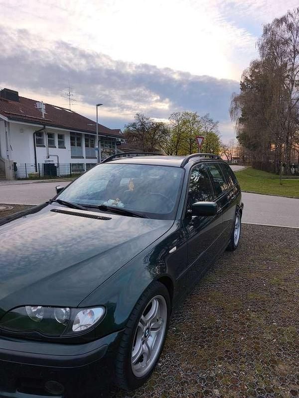 Gebraucht BMW 325 170 PS (125 kW) 2002 Grün Kombi