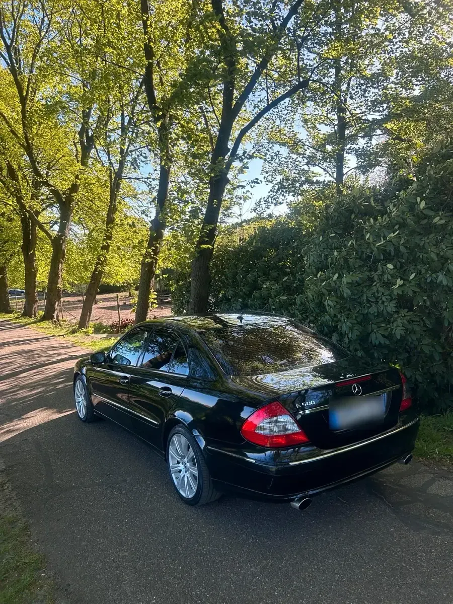 Gebraucht Mercedes E500 387 PS (284 kW) 2007 Schwarz Limousine