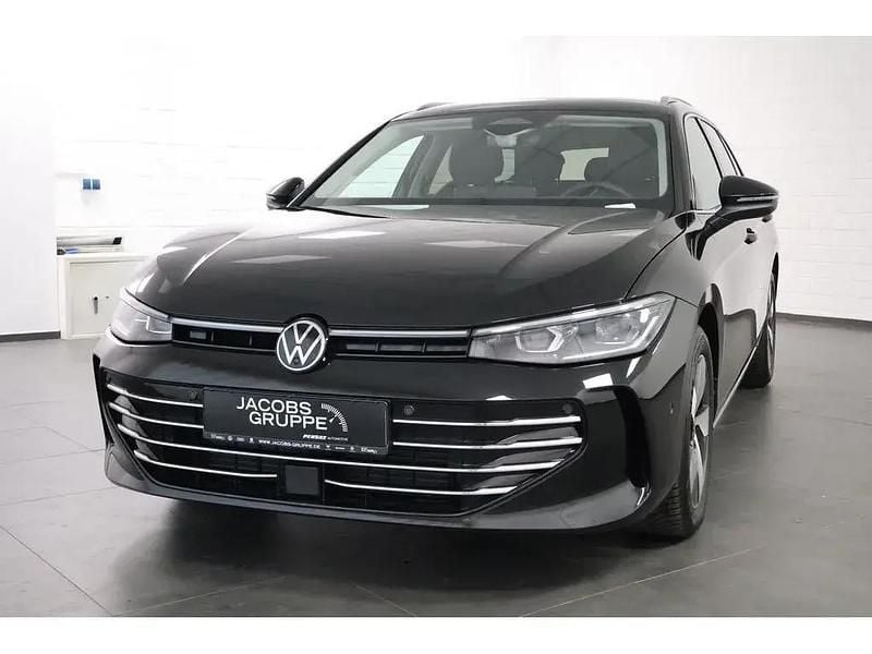 Gebraucht VW Passat Elegance 150 PS (110 kW) 2025 Schwarz Kombi