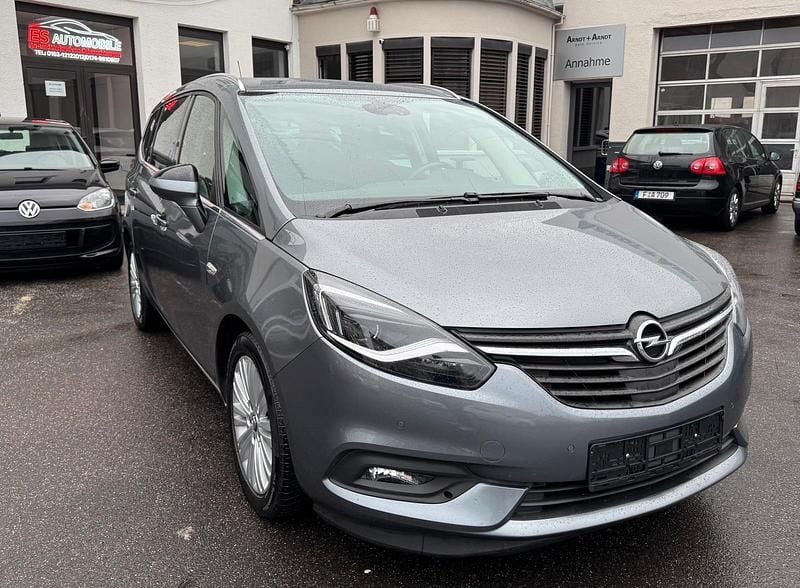 Grau Gebraucht 2019 Opel Zafira Life Innovation Van / Kleinbus | 13.200 € - Bild 1/4