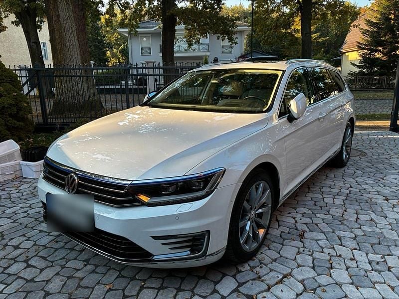 Gebraucht VW Passat GTE 218 PS (160 kW) 2016 Weiß Kombi