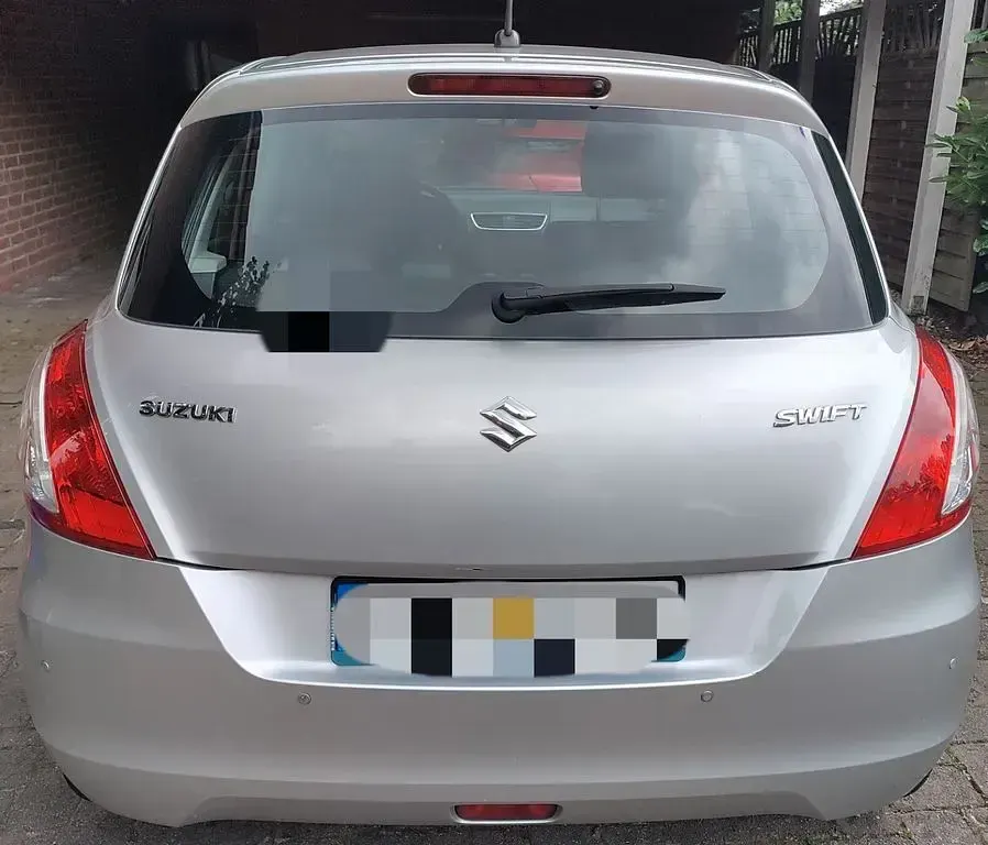 Gebraucht Suzuki Swift 75 PS (55 kW) 2013 Silber Kleinwagen