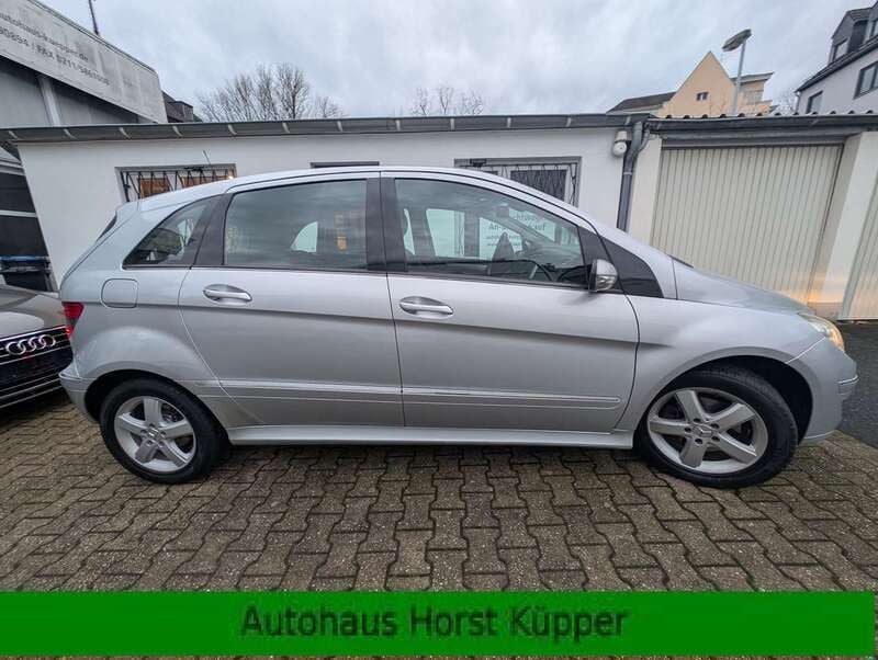 Polarsilber metalliclack Gebraucht 2006 Mercedes B200 Van / Kleinbus | 5.600 € (Etwas zu teuer) - Bild 1/4