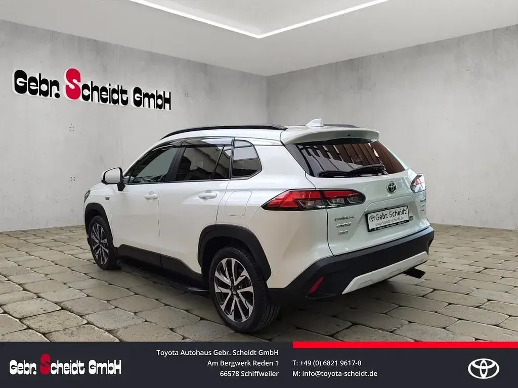 Gebraucht Toyota Corolla Cross Basis 197 PS (144 kW) 2023 Weiß SUV