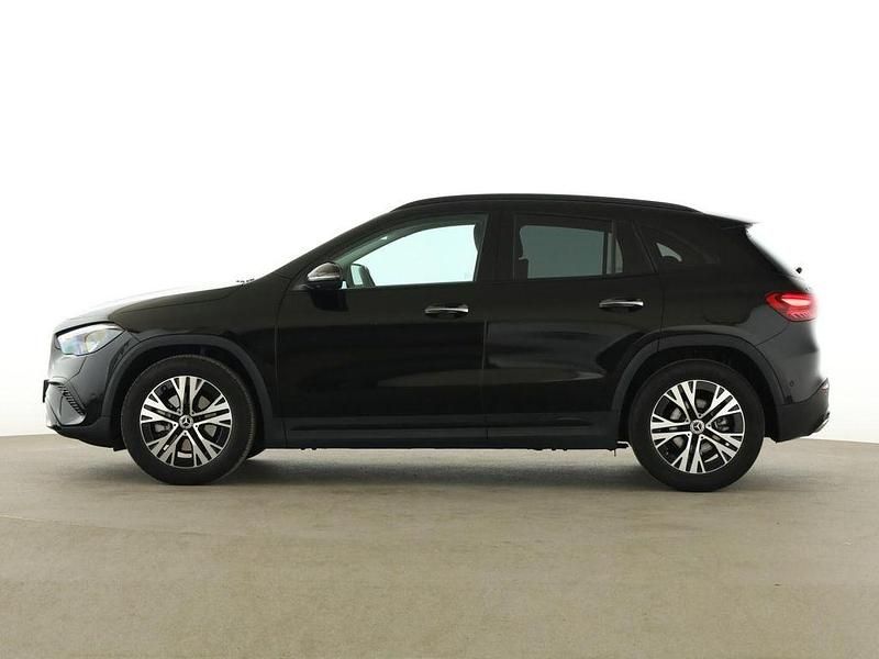 Gebraucht Mercedes GLA200 Progressive 163 PS (119 kW) 2025 Schwarz SUV