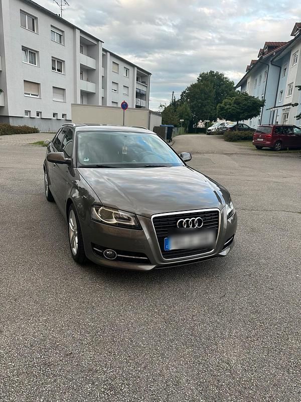 Andere farben Gebraucht 2012 Audi A3 S-Line Limousine | 10.500 € (Etwas zu teuer) - Bild 1/4