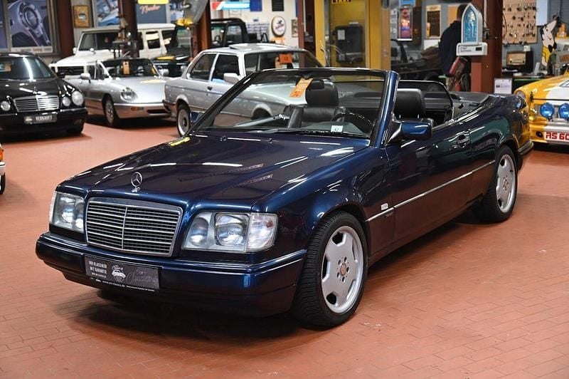 Gebraucht Mercedes E320 Edition 220 PS (161 kW) 1997 Blau Cabrio