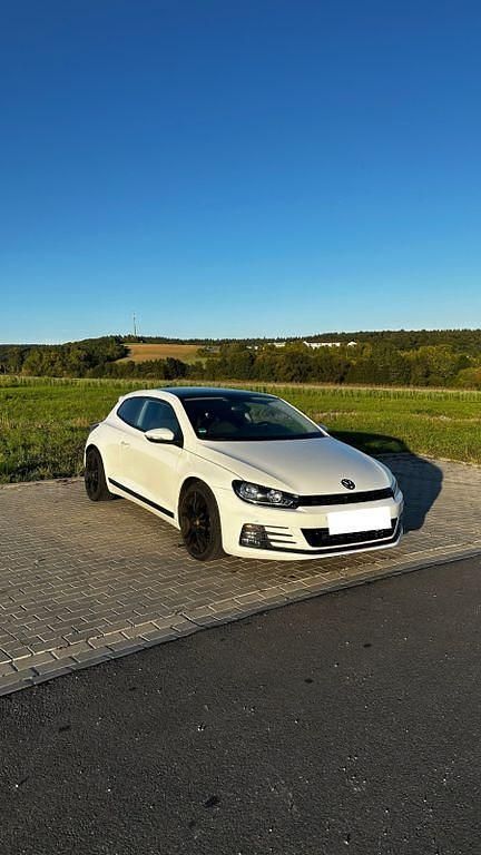 Weiß Gebraucht 2015 VW Scirocco Coupé | 9.500 € (Guter Preis) - Bild 1/4