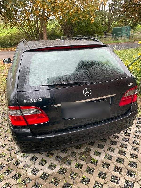 Gebraucht Mercedes E220 170 PS (125 kW) 2008 Schwarz Kombi