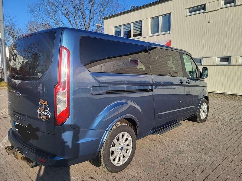 Gebraucht Ford Tourneo 170 PS (125 kW) 2019 Blau Van / Kleinbus