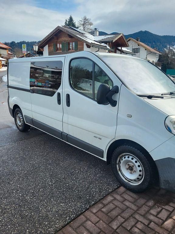 Gebraucht Renault Trafic 114 PS (83 kW) 2013 Weiß Van / Kleinbus