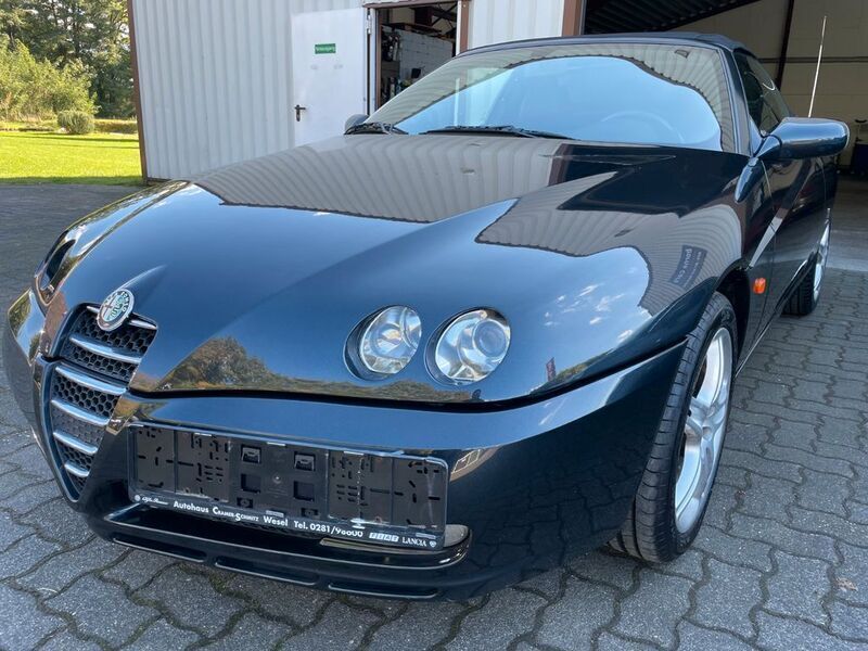 Schwarz Gebraucht 2004 Alfa Romeo Spider Cabrio | 11.200 € (Teuer) - Bild 1/4