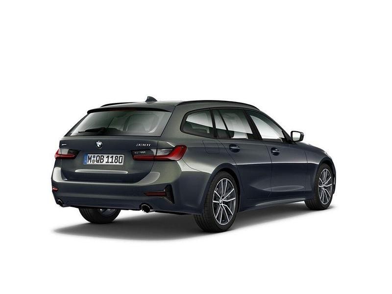 Gebraucht BMW 330 Advantage 258 PS (189 kW) 2022 Grau Kombi