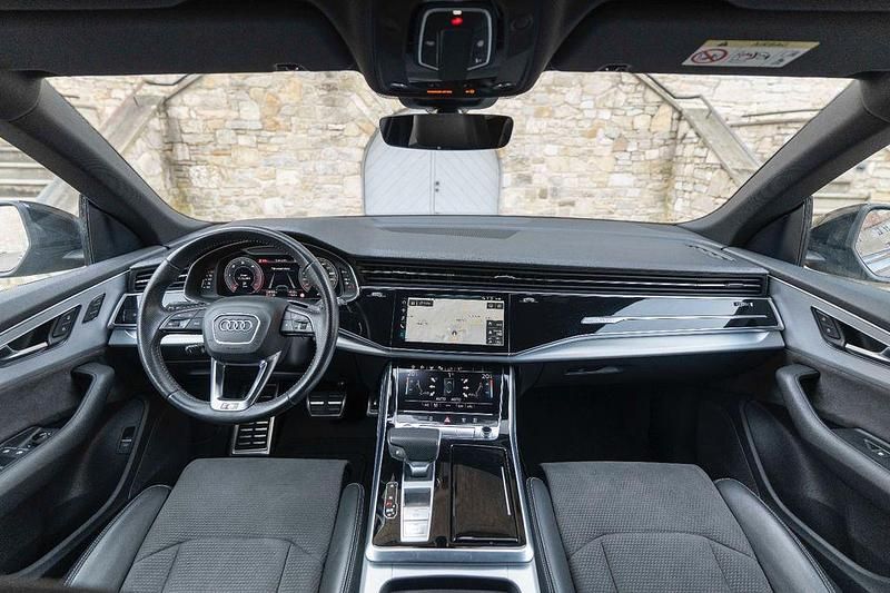 Gebraucht Audi Q8 S-Line 286 PS (210 kW) 2019 Grau SUV