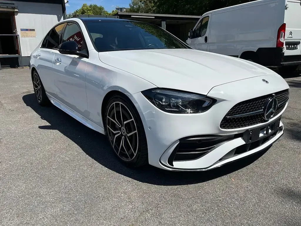 Gebraucht Mercedes C200 AMG 163 PS (119 kW) 2023 Weiß Limousine