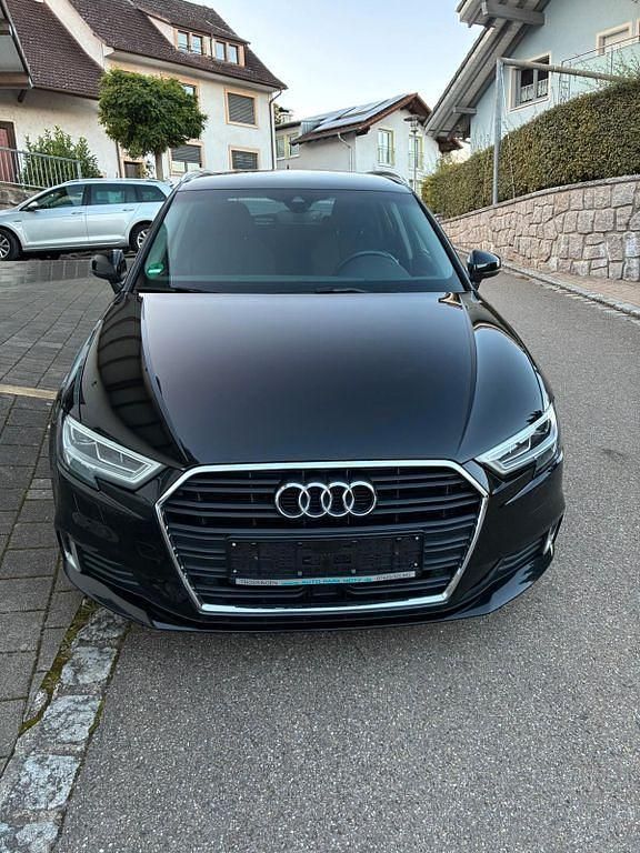 Gebraucht Audi A3 Sport 150 PS (110 kW) 2017 Schwarz Limousine