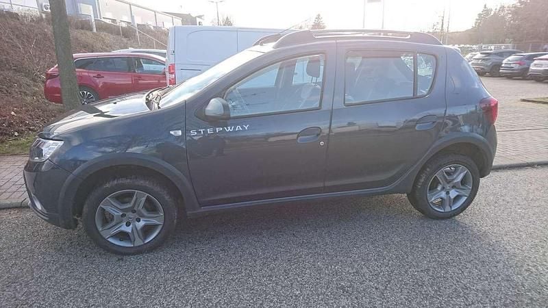 Gebraucht Dacia Sandero Stepway 90 PS (66 kW) 2017 Grau Limousine