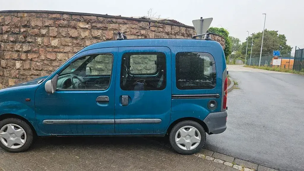 Gebraucht Renault Kangoo Authentique 75 PS (55 kW) 2001 Grün Van / Kleinbus