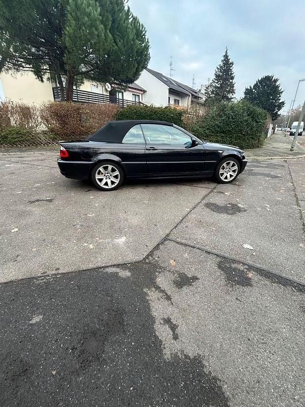 Gebraucht BMW 318 Cabriolet Sport Line 143 PS (105 kW) 2006 Schwarz Cabrio