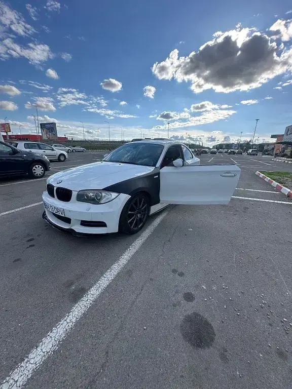 Gebraucht BMW 123 Performance 204 PS (150 kW) 2008 Weiß Kleinwagen