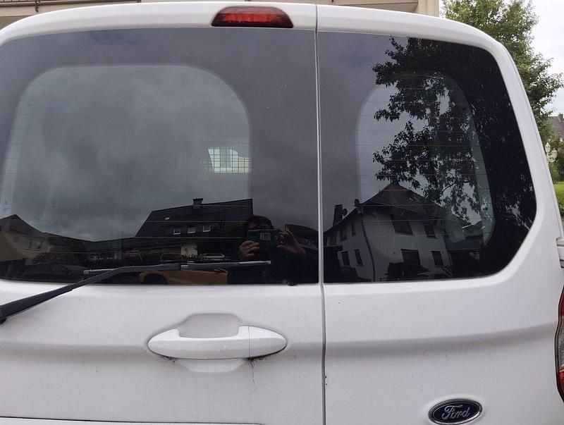 Weiß Gebraucht 2017 Ford Transit | 8.500 € (Guter Preis) - Bild 1/4