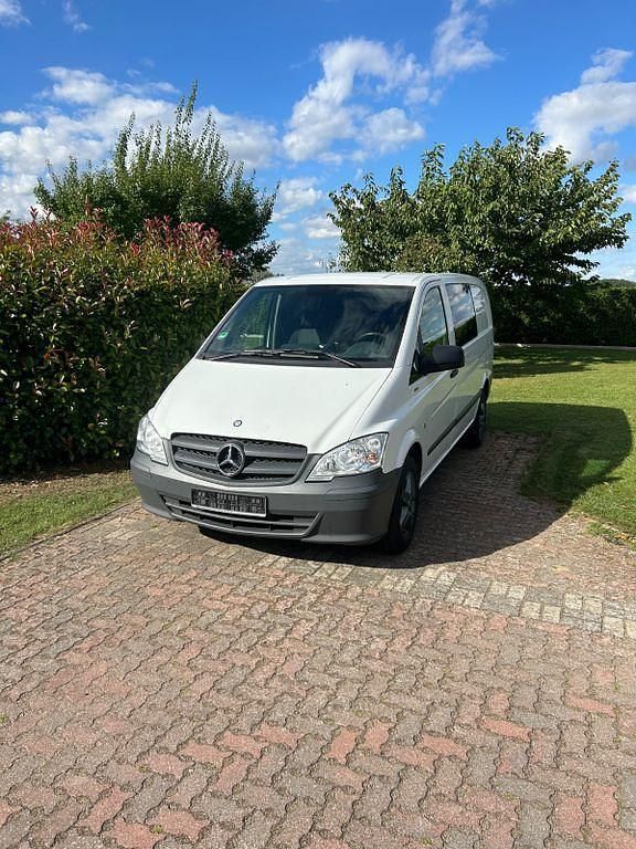 Weiß Gebraucht 2012 Mercedes Vito Van / Kleinbus | 5.990 € (Fairer Preis) - Bild 1/4