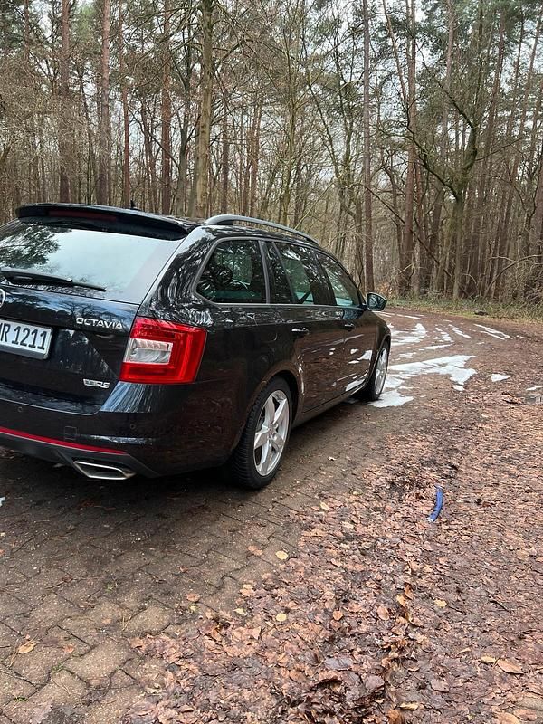 Gebraucht Skoda Octavia RS 184 PS (135 kW) 2016 Schwarz Kleinwagen