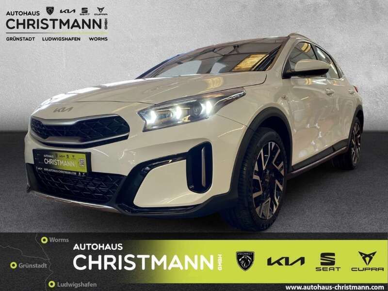 Deluxe white m Neu 2025 Kia XCeed Comfort SUV | 24.880 € (Fairer Preis) - Bild 1/4