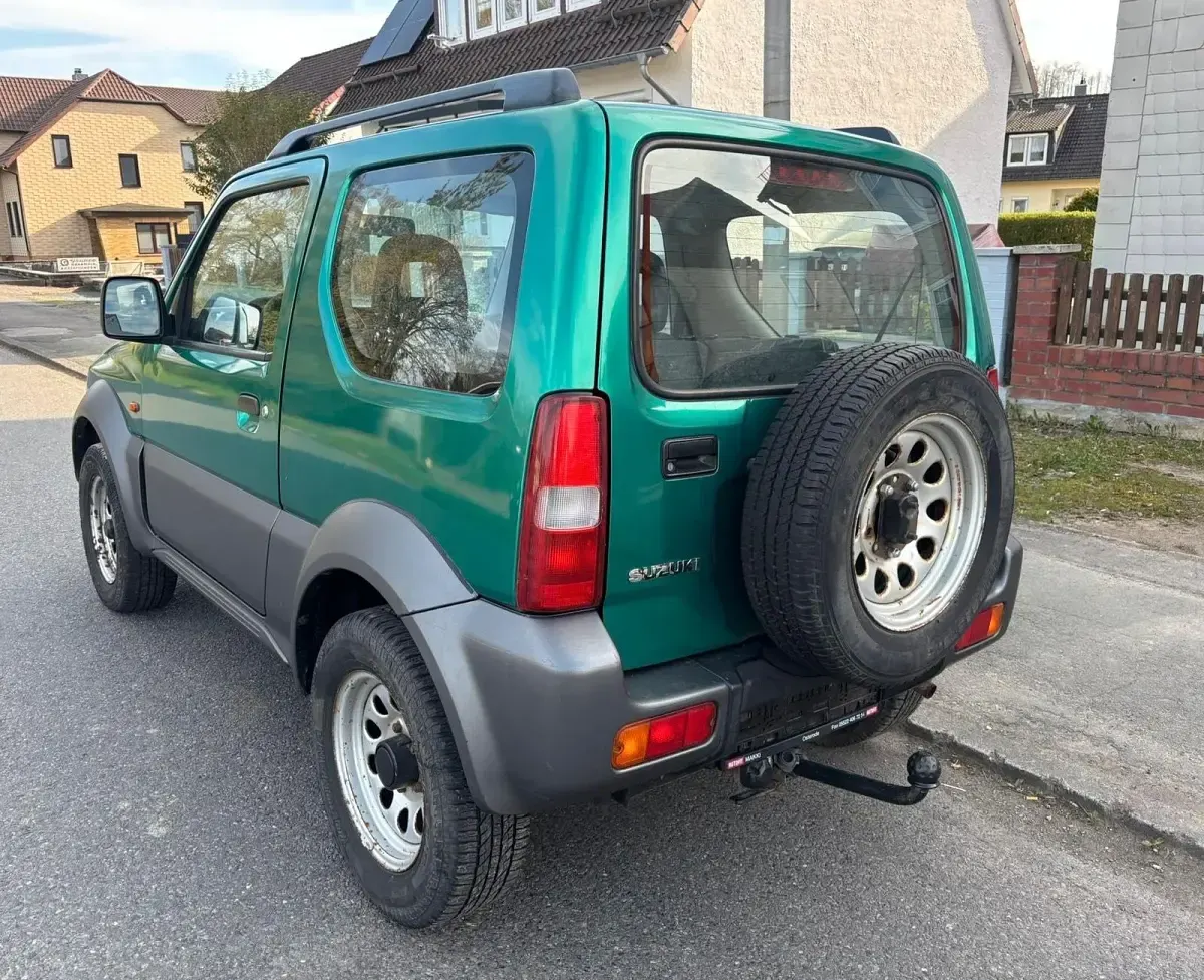 Second-hand Suzuki Jimny 81 CP (59 kW) 2003 Verde SUV