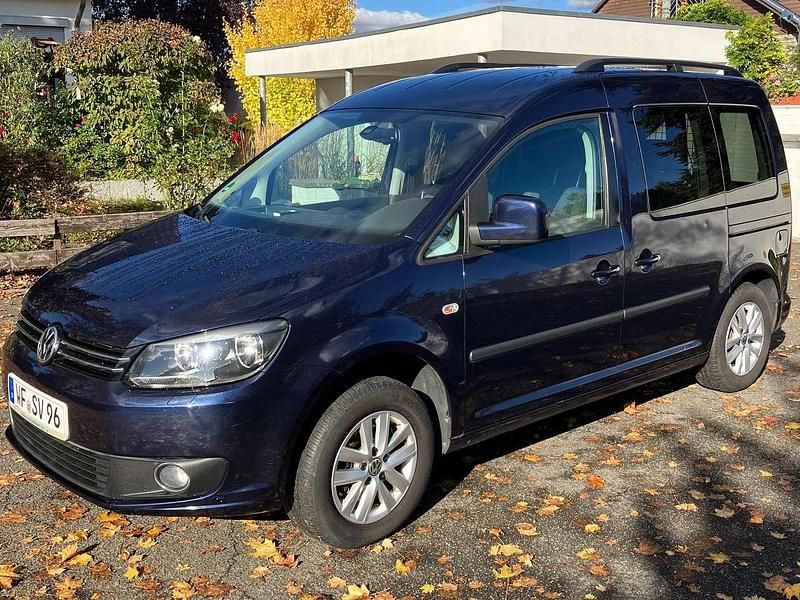 Blau Gebraucht 2013 VW Caddy Comfortline Van / Kleinbus | 7.666 € (Fairer Preis) - Bild 1/4