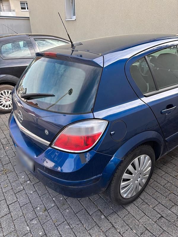 Gebraucht Opel Astra 90 PS (66 kW) 2005 Blau Limousine