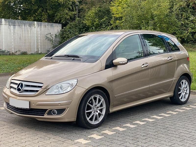 Gebraucht Mercedes B180 109 PS (80 kW) 2005 Gold Van / Kleinbus