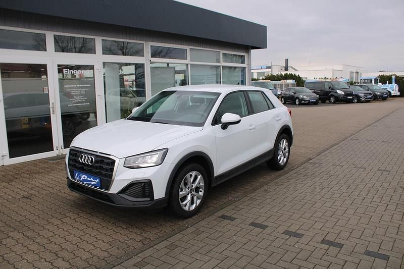 Gebraucht Audi Q2 Basis 110 PS (80 kW) 2022 Weiß metallic SUV