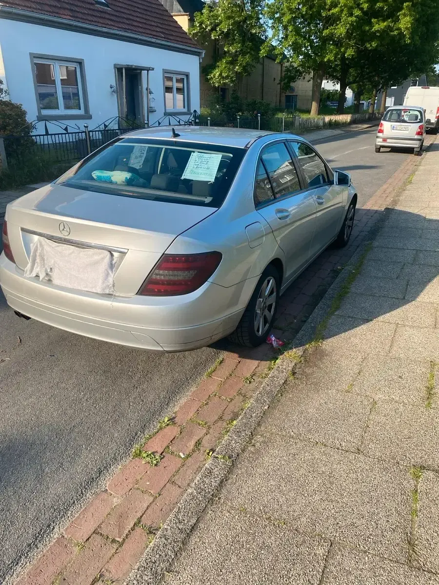 Gebraucht Mercedes C200 136 PS (100 kW) 2009 Silber Limousine