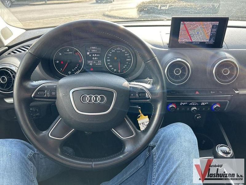 Gebraucht Audi A3 Attraction 105 PS (77 kW) 2014 Braun Limousine